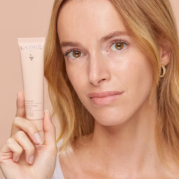 CAUDALIE VINOCRUSH SKIN TINT SHADE 2 ( CREAMY BEIGE ) 30ml ON FACE